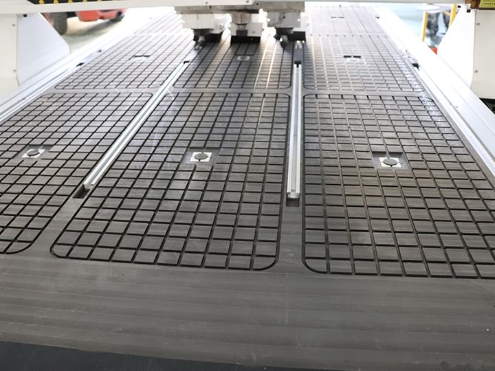 出售三軸數控木材銑削和切割機