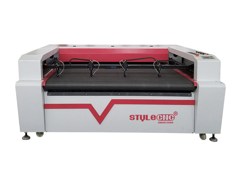 平板激光切割機,適用于貼花和被子套件,配有 4 個頭