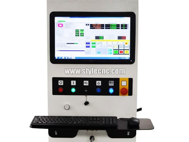 工業(yè)五軸數(shù)控雕刻機(jī)用于 3D 銑削