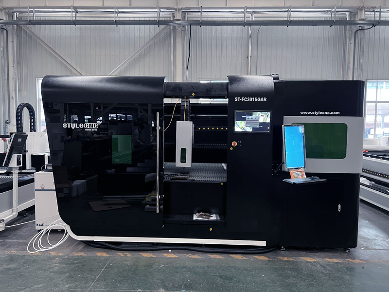 ST-FC3015GAR 金屬兩用光纖激光切割機