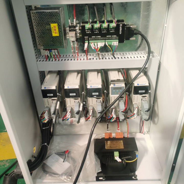 四軸數(shù)控木工雕刻機(jī)控制箱