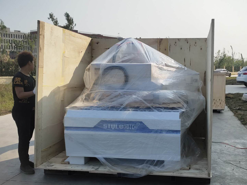 4 頭多軸數(shù)控木工機(jī)套裝 4 頭多軸數(shù)控木工機(jī)套裝