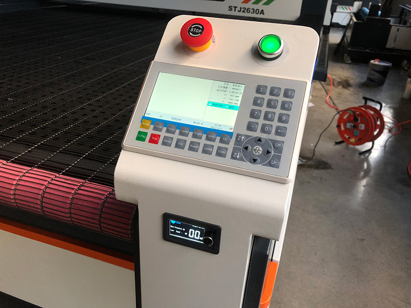 全自動(dòng) CO2 服裝、服飾、服飾用激光切割機(jī)