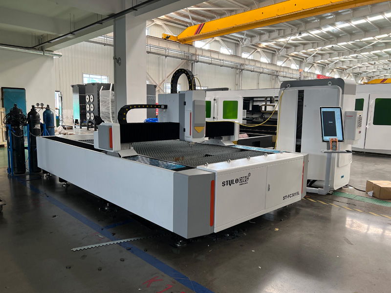 出售數(shù)控光纖激光鈑金切割機 出售數(shù)控光纖激光鈑金切割機