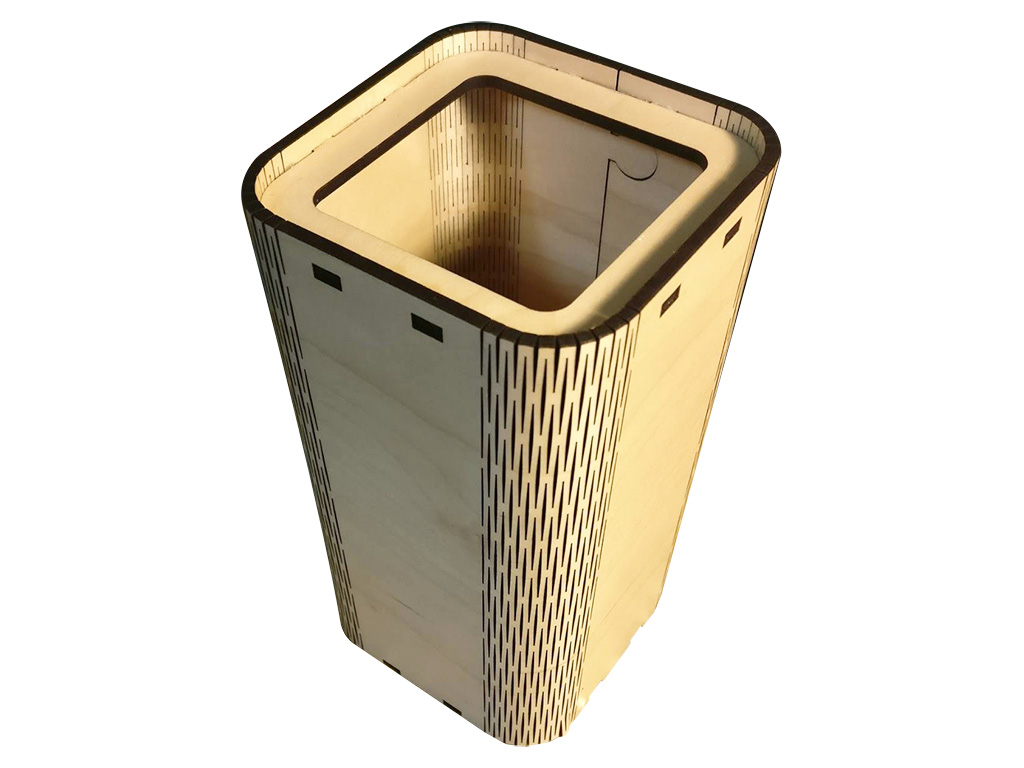 CO2 激光切割 3D 帶活動鉸鏈的 3mm 膠合板鉛筆杯