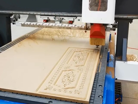 5'x10' 線性自動換刀數(shù)控雕刻刻機(jī)，用于浮雕